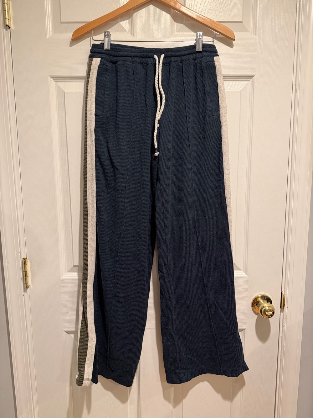 Faherty Navy Jogger Pants with Cream Side Stripes